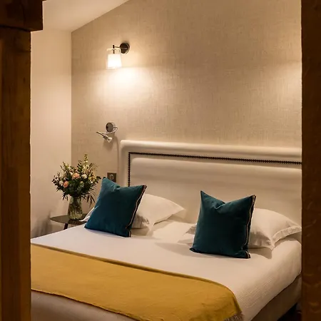 Le Griffon D'or Hotel