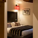 Le Griffon D'or Hotell 3*