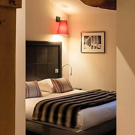 Le Griffon D'or Hotel